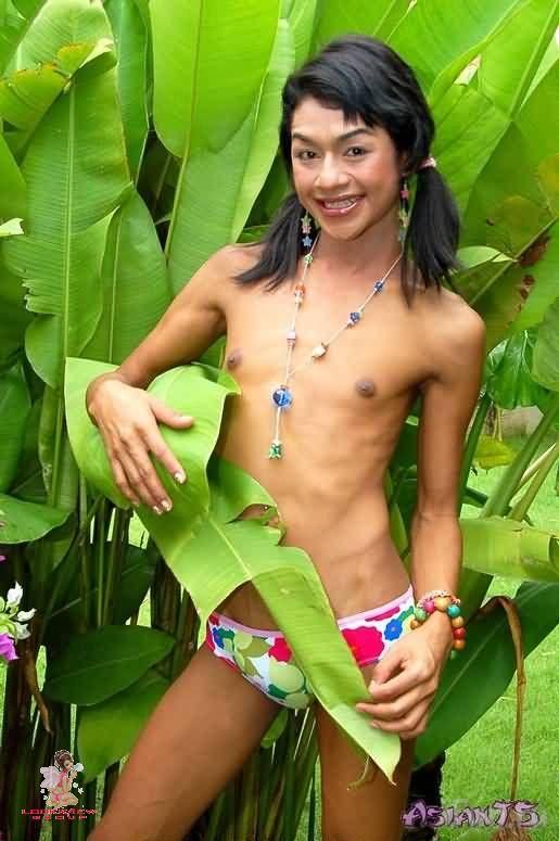 Парни сфотографировали голую тайскую женщину