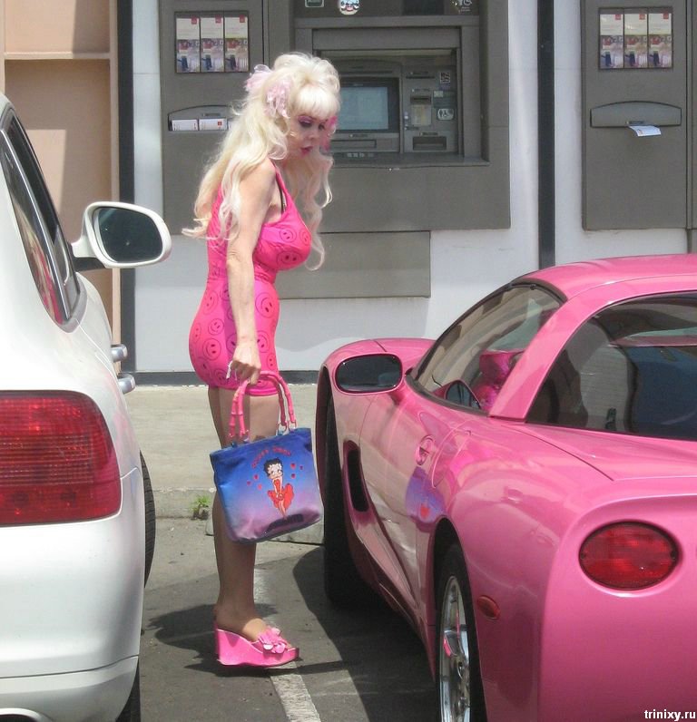 Тупые блондинки угробили машину - порно фото