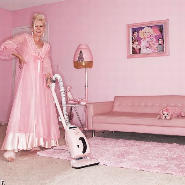 Жена любит розовый цвет фото