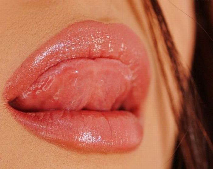 Влажные половые губы крупным планом 