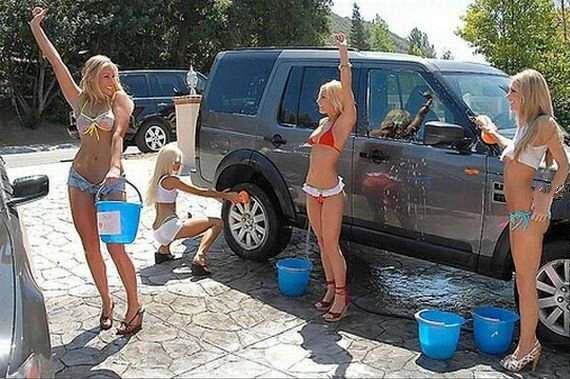 http://cdn.trinixy.ru/pics4/20110525/podb/10/girls_car_wash_09.jpg