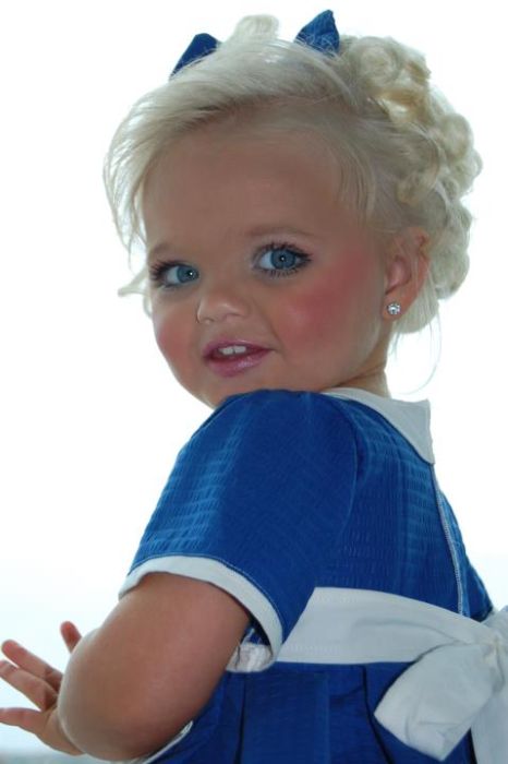 Pageant (16 pics). 2-year-old Ira Brown is already a well-known mode…
