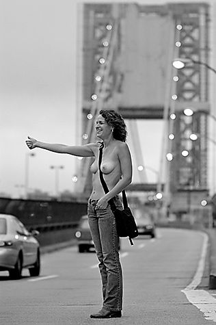 Фотограф борется за права женщин Нью-Йорка ходить топлесс (58 фото) НЮ