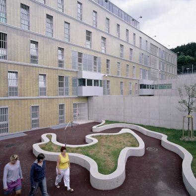Австрийская 5-звездочная тюрьма "Justizzentrum Leoben". Как Вам такое? ))