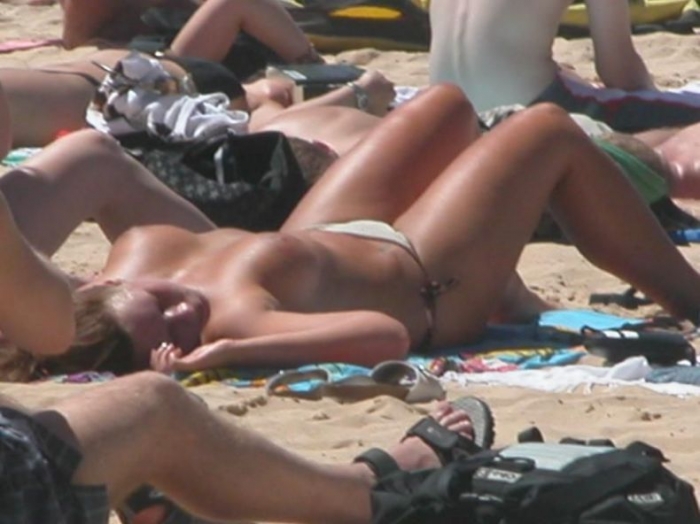 Девушки топлес на пляже.  ОСТОРОЖНО ВСЕ НЮ (140 фото)