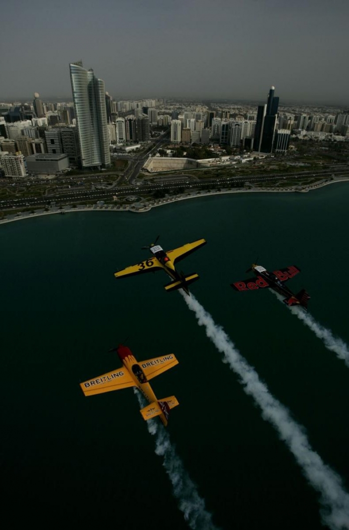Авиашоу Red Bull в Абу Даби (70 фото)