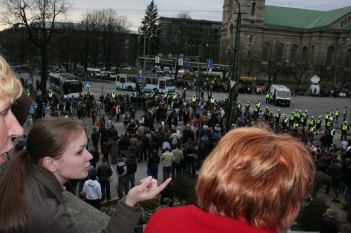 Беспорядки в Таллине (32 фото + видео)