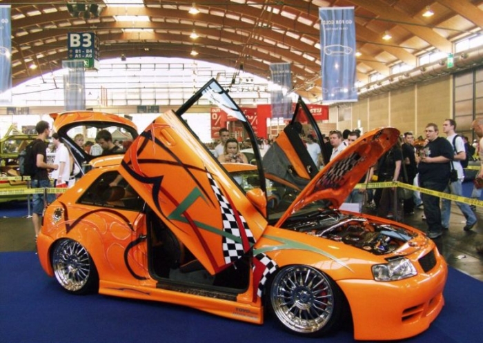 Тюнингованные авто на выставке в Friedrichshafen 2007 (39 фото)