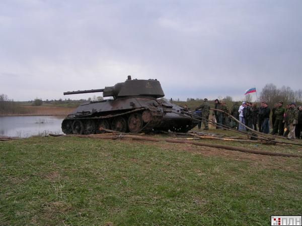 В озере нашли танк Т-34 вермен ВОВ (13 фото)