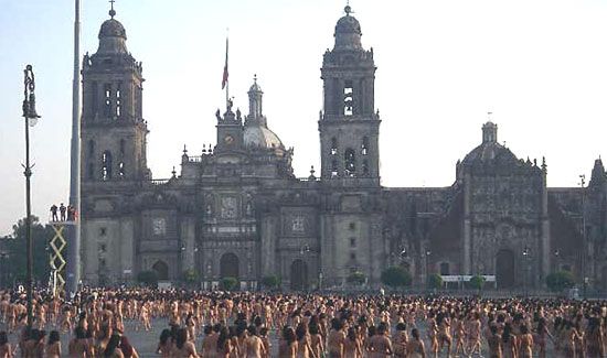 Спенсер Туник раздел 18000 человек в Мексике (40 фото)