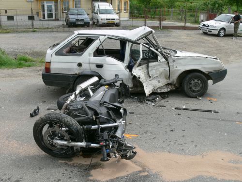 Подборка автомобильных аварий (110 фото)