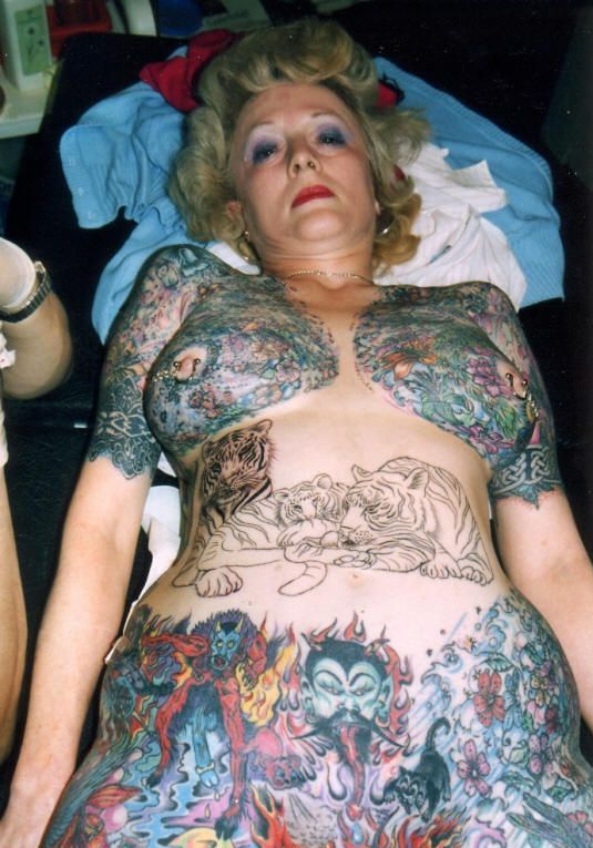 Isobel Varley - самая татуированная пенсионерка в мире (28 фото) НЮ.