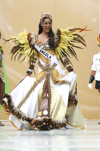 Участницы Мисс Вселенная в национальных костюмах. Ну кто победит? (32 фото)