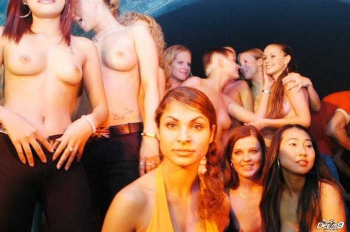 Конкурс Miss Tits. Проходит в Праге (50 фото) Много НЮ