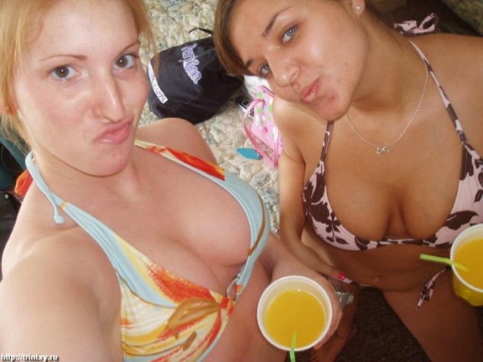 Девушки в бикини и летней одежде (200 фото)