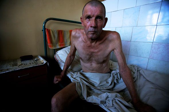 Украина: Бедность, Наркомания, СПИД (63 фото)