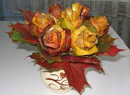 Осенняя романтика. Как сделать из листьев розу. Классно ) (13 фото)