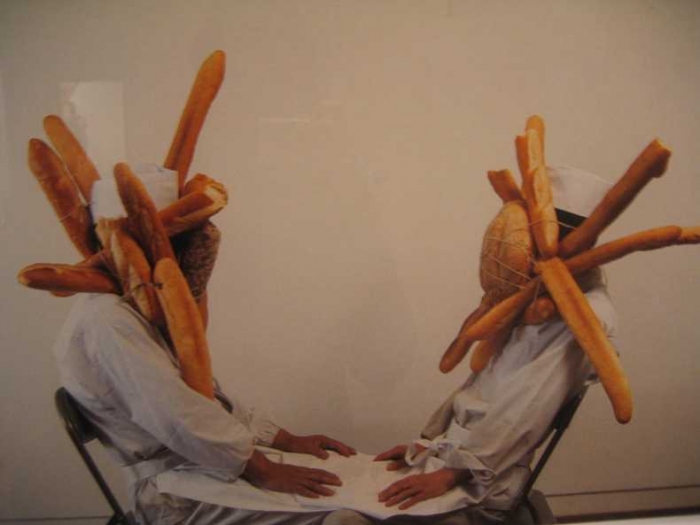 Сумасшедший креатив с хлебом (9 фото)
