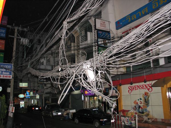 Провода в Бангкоке (19 фото)