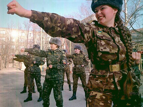 Девушки в армии (57 фото)