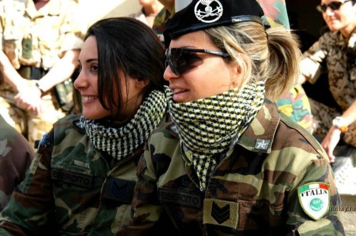 Девушки в армии (57 фото)