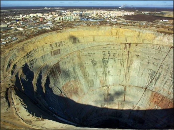 7 самых огромных дыр на земле (34 фото)