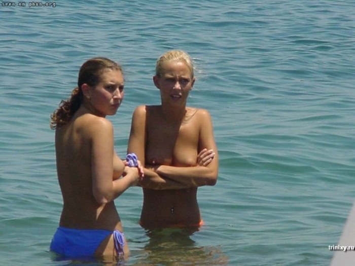 Девушки на пляже (50 фото) НЮ