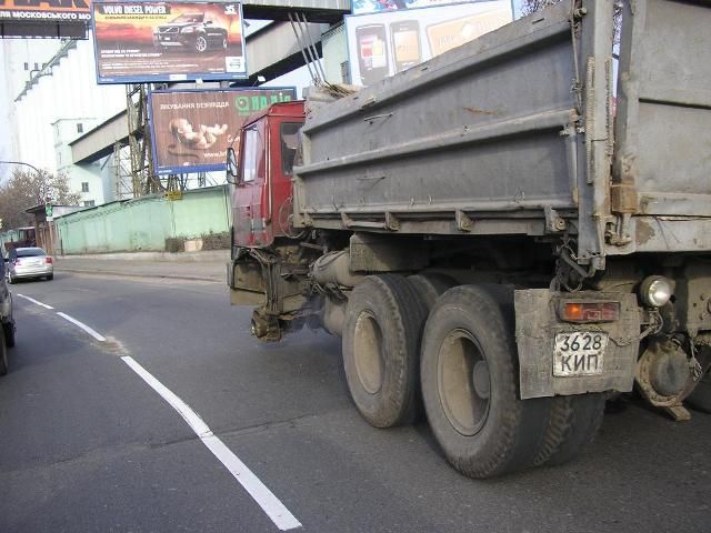 Опасный грузовик (5 фото)