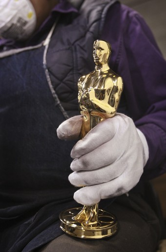 Как создаются статуэтки Оскар (13 фото)