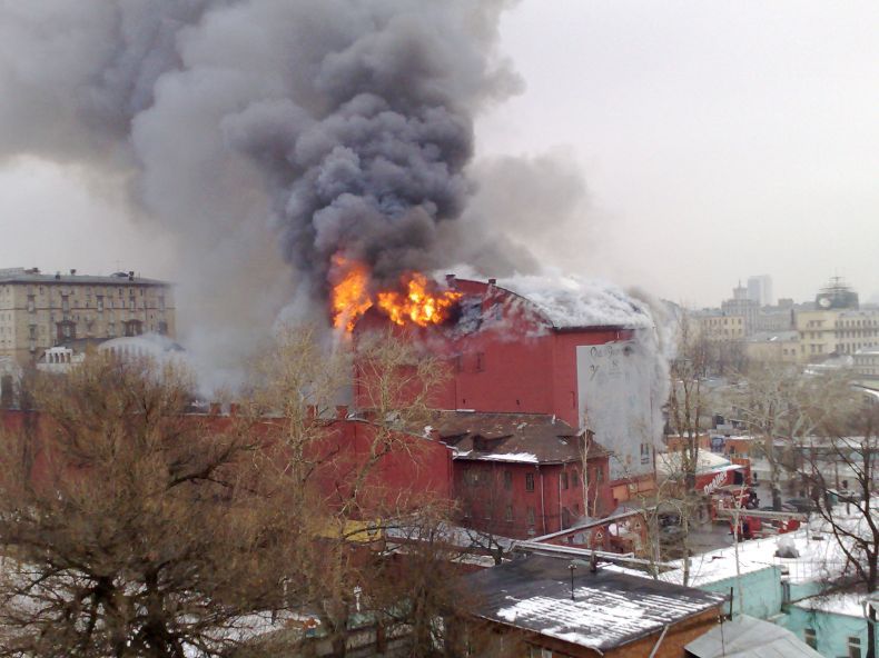 Пожар в центре Москвы (18 фото + видео)