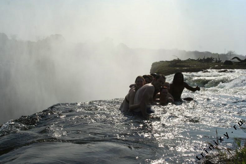 Купель Дьявола на водопаде Виктория (13 фото + 2 видео)