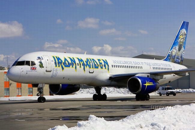Самолет группы Iron Maiden (5 фото)