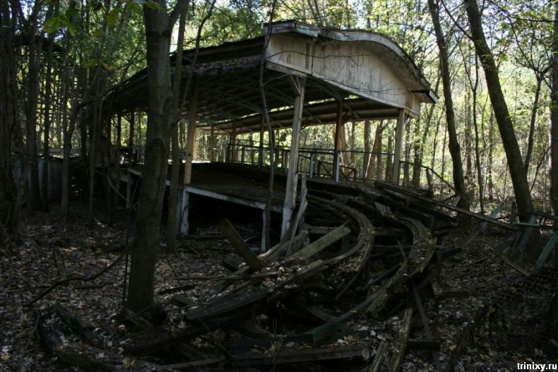Заброшенные атракционы в лесах штата Огайо (17 фото)