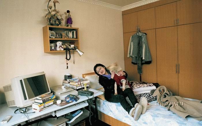 Сколько живет обыкновенная в квартире. Маленькие квартиры в Китае. Японские квартиры для бедных. Творческая жизнь в обычной квартире. Жить в квартире.