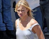 Amy Smart Upskirt