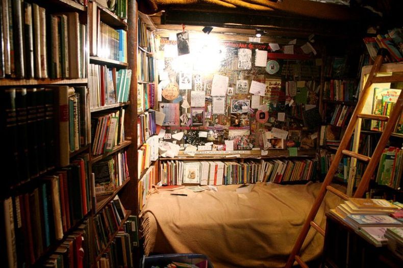 Самые интересные книжные магазины в мире (16 фото)