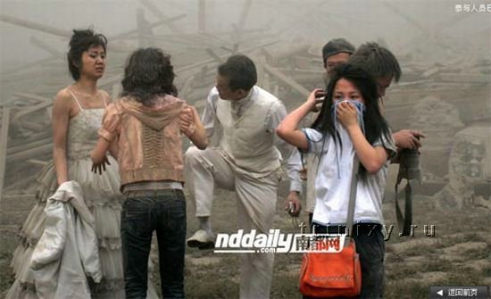 Свадьба во время землетрясения в Китае (13 фото)