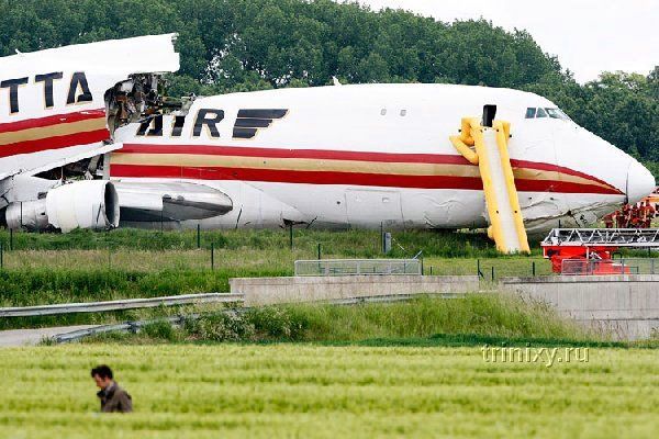 Самолетная авария в Брюсселе (6 фото)