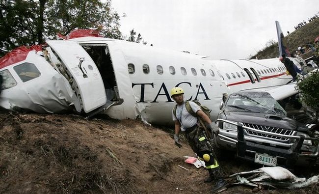Авиакатастрофа в Гондурасе (6 фото)