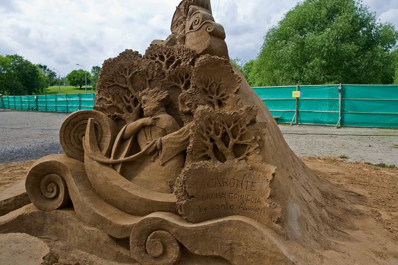 Скульптуры из песка (9 фото)