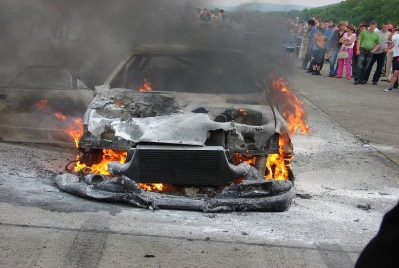 Nissan Skyline GT-R стоимостью $85000 сгорел до тла (11 фото + 2 видео)