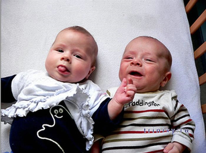 Позитивно. Два малыша. Детские эмоции (6 фото)