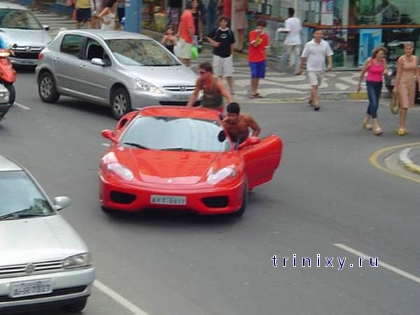 Самый жадный владелец Ferrari в мире (6 фото)