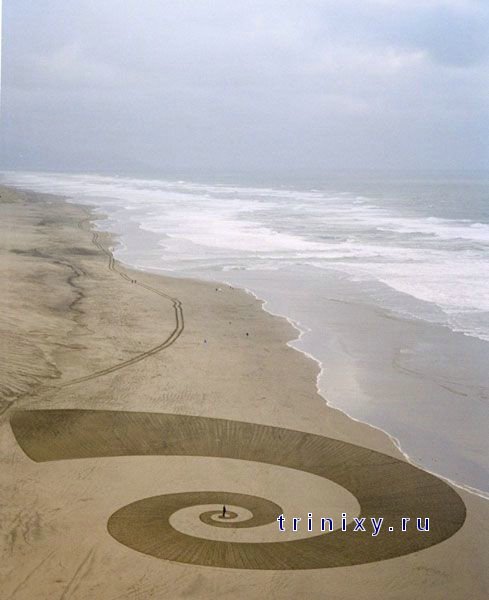 Самые большие рисунки, сделанные человеком на песке (27 фото)