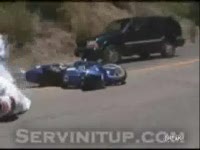 Водитель сбил мотоциклиста и даже не остановился (1.7 мб)