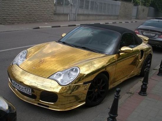Золотой автомобиль (9 фото)