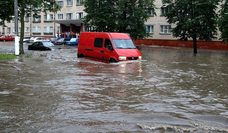 Уровень воды в обнинске сегодня. Обнинск потоп. Обнинск затопило. Потоп в Обнинске 2004. Наводнение в Обнинске.