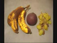Что происходит с фруктами за 2 месяца (1.4 мб)