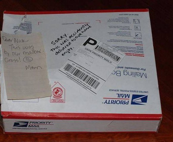 Не доверяйте доставке по почте (3 фото)