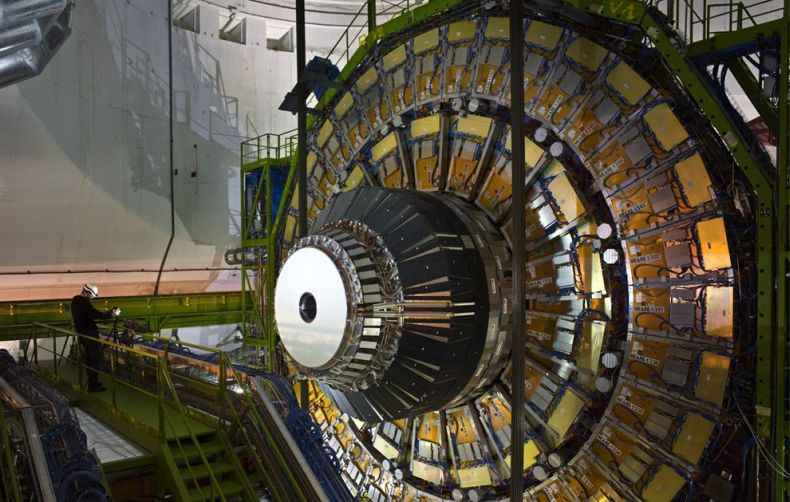 Новые фотографии Большого Адронного Коллайдера (27 фото)